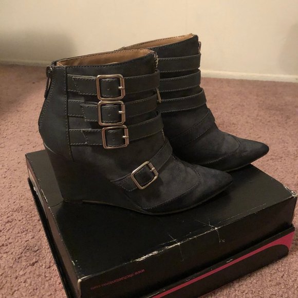 Buckle Suede Wedge Boot Booties -Slate Blue Gray -Size 6.5 -Like New - Picture 5 of 8